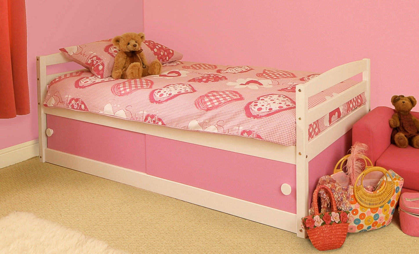 Single 3ft Bed with Slide Storage: Space-Saving and Convenient Design